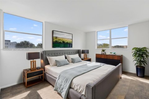 Condo in Lauderdale Lakes, Florida, 2 bedrooms  № 2060720 - photo 7