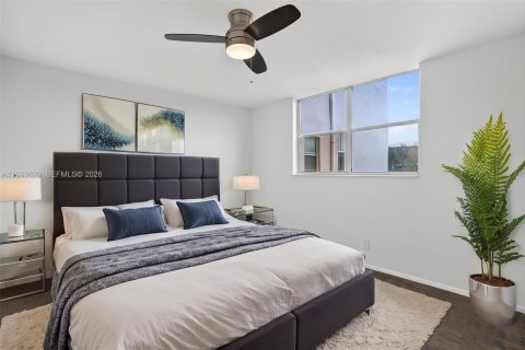 Condo in Lauderdale Lakes, Florida, 2 bedrooms  № 2060720 - photo 4