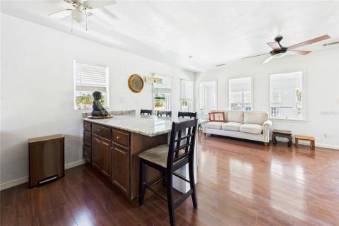 Casa en venta en Madeira Beach, Florida, 4 dormitorios, 162.11 m2 № 1636912 - foto 24
