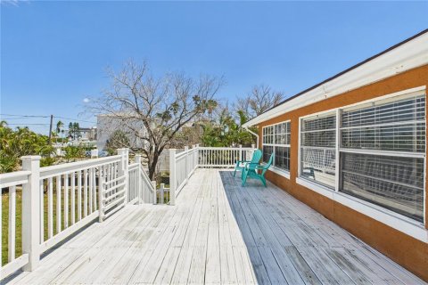 Casa en venta en Madeira Beach, Florida, 4 dormitorios, 162.11 m2 № 1636912 - foto 9