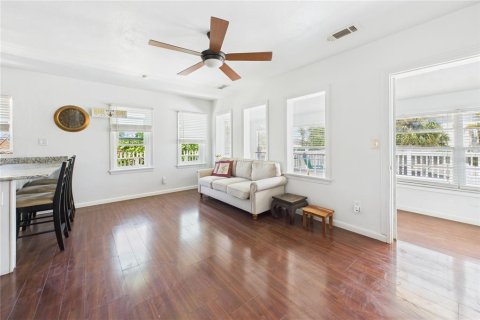 Casa en venta en Madeira Beach, Florida, 4 dormitorios, 162.11 m2 № 1636912 - foto 16