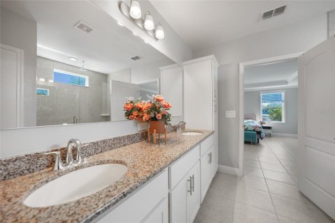 House in Port Charlotte, Florida 4 bedrooms, 226.5 sq.m. № 1856409 - photo 18