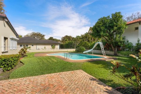 House in Coral Gables, Florida 4 bedrooms, 357.3 sq.m. № 2016801 - photo 2