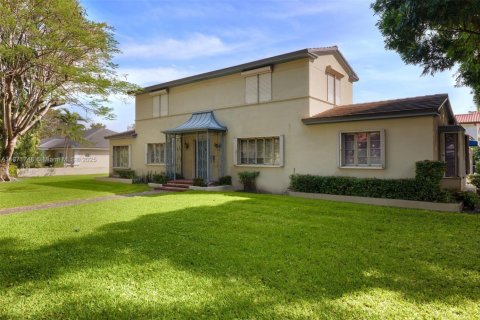 House in Coral Gables, Florida 4 bedrooms, 357.3 sq.m. № 2016801 - photo 4