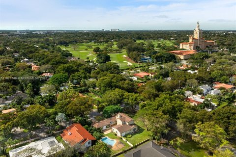 House in Coral Gables, Florida 4 bedrooms, 357.3 sq.m. № 2016801 - photo 16