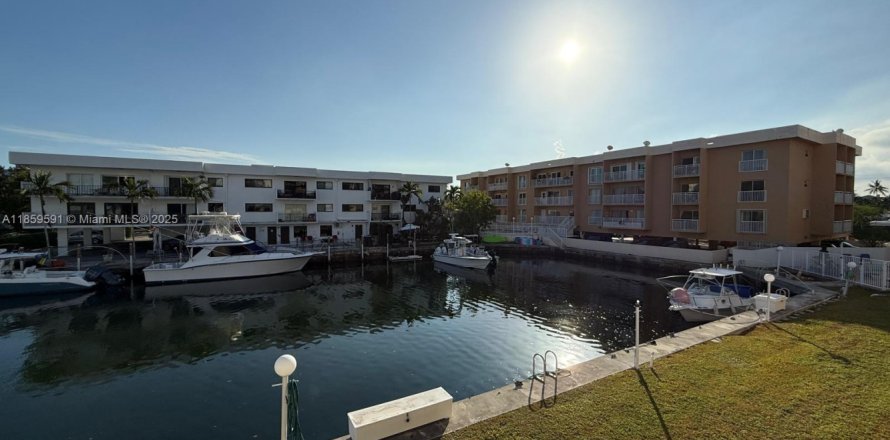 Condo à North Miami Beach, Floride, 2 chambres № 1886615