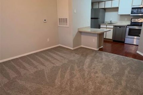 Condominio en alquiler en Kissimmee, Florida, 1 dormitorio, 49.24 m2 № 2220559 - foto 2
