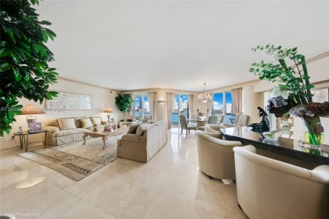 Copropriété à vendre à Aventura, Floride: 3 chambres, 260.13 m2 № 1989528 - photo 1