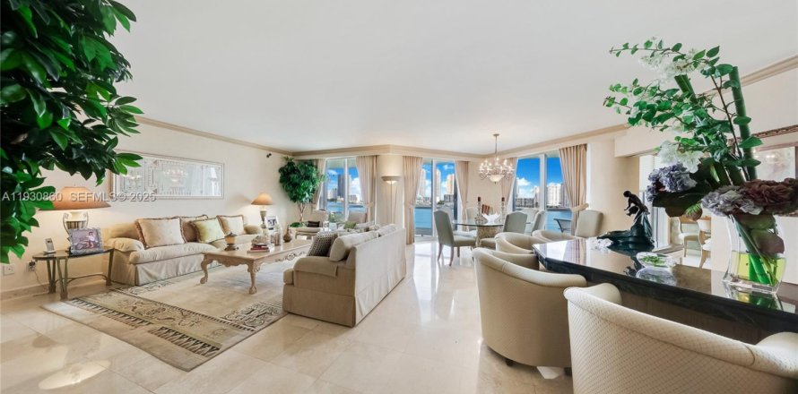 Condo à Aventura, Floride, 3 chambres № 1989528