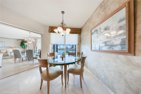 Copropriété à vendre à Aventura, Floride: 3 chambres, 260.13 m2 № 1989528 - photo 9