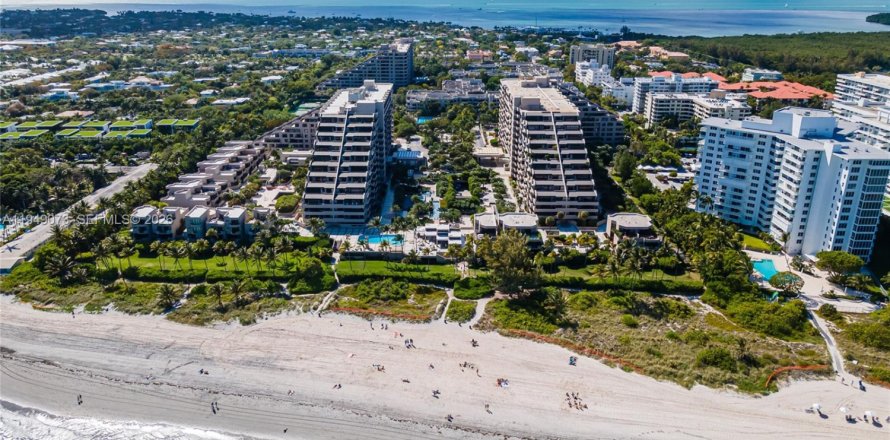 Кондоминиум с 2 спальнями в Ки-Бискейн, Флорида № 2005494