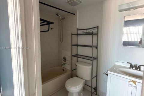 Copropriété à vendre à Miami, Floride: 2 chambres, 74.32 m2 № 2079474 - photo 13