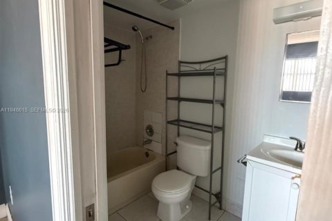 Copropriété à vendre à Miami, Floride: 2 chambres, 74.32 m2 № 2079474 - photo 11