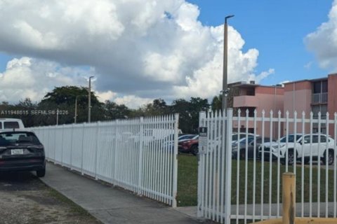Copropriété à vendre à Miami, Floride: 2 chambres, 74.32 m2 № 2079474 - photo 2