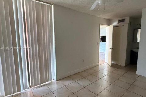 Copropriété à vendre à Miami, Floride: 2 chambres, 74.32 m2 № 2079474 - photo 8