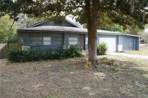 House in Ocala, Florida 3 bedrooms, 149.94 sq.m. № 2092247