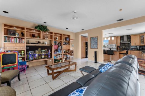 Купить виллу или дом в Майами, Флорида 5 спален, 319.68м2, № 1965013 - фото 15