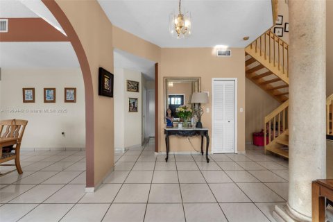 Купить виллу или дом в Майами, Флорида 5 спален, 319.68м2, № 1965013 - фото 10