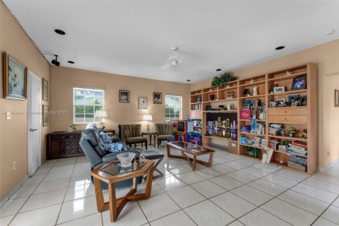 Купить виллу или дом в Майами, Флорида 5 спален, 319.68м2, № 1965013 - фото 14