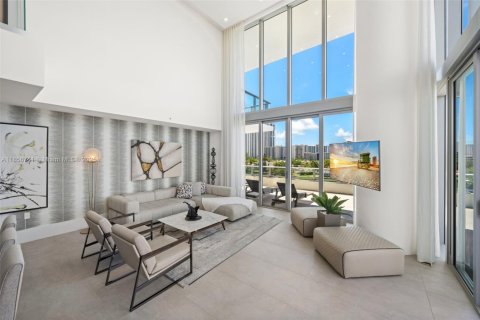 Condominio en venta en Sunny Isles Beach, Florida, 4 dormitorios, 301.75 m2 № 1882591 - foto 3