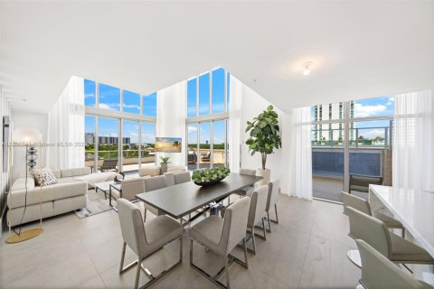Condominio en venta en Sunny Isles Beach, Florida, 4 dormitorios, 301.75 m2 № 1882591 - foto 8