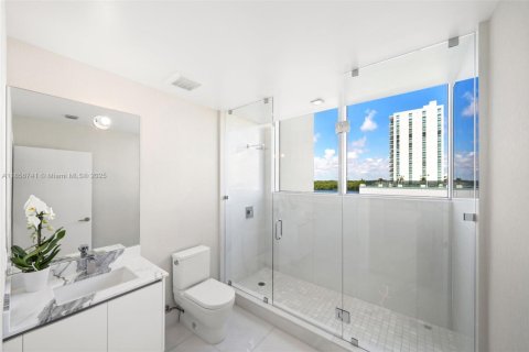 Condominio en venta en Sunny Isles Beach, Florida, 4 dormitorios, 301.75 m2 № 1882591 - foto 28