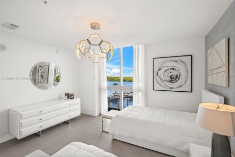 Condominio en venta en Sunny Isles Beach, Florida, 4 dormitorios, 301.75 m2 № 1882591 - foto 29