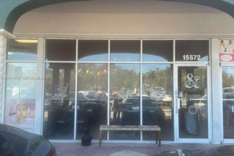 Commercial property in Miami, Florida № 2076530
