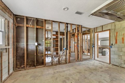 House in Englewood, Florida 3 bedrooms, 181.72 sq.m. № 1553116 - photo 13