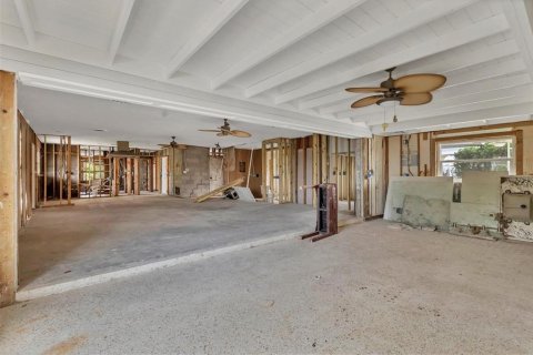House in Englewood, Florida 3 bedrooms, 181.72 sq.m. № 1553116 - photo 16