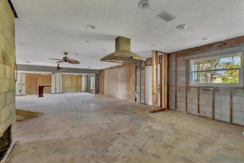 House in Englewood, Florida 3 bedrooms, 181.72 sq.m. № 1553116 - photo 14