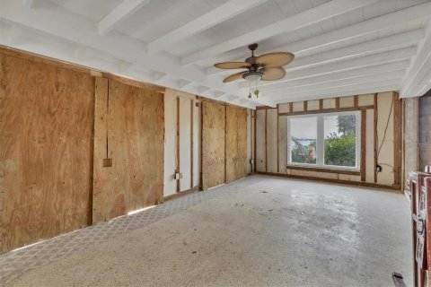 House in Englewood, Florida 3 bedrooms, 181.72 sq.m. № 1553116 - photo 15