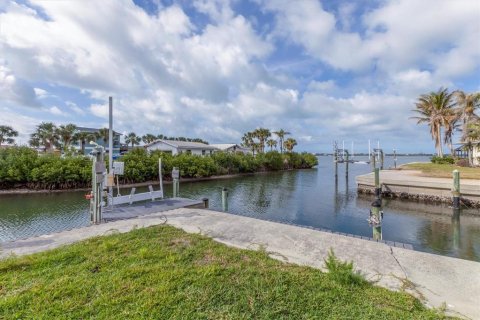 House in Englewood, Florida 3 bedrooms, 181.72 sq.m. № 1553116 - photo 30