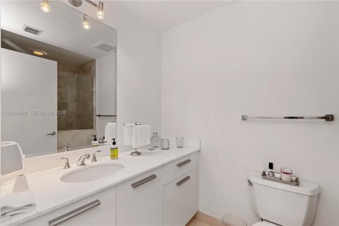 Condominio en alquiler en Miami, Florida, 2 dormitorios, 101.08 m2 № 2020448 - foto 10