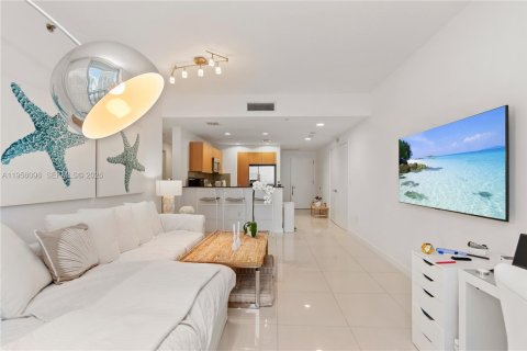 Condominio en Miami, Florida, 2 dormitorios  № 2020448