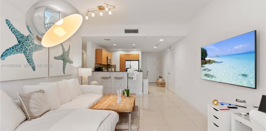 Condominio en Miami, Florida, 2 dormitorios № 2020448