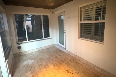 House in Fort Lauderdale, Florida 3 bedrooms, 98.66 sq.m. № 2056253 - photo 14