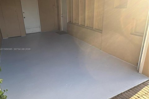 House in Fort Lauderdale, Florida 3 bedrooms, 98.66 sq.m. № 2056253 - photo 12