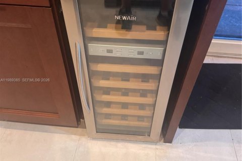 House in Fort Lauderdale, Florida 3 bedrooms, 98.66 sq.m. № 2056253 - photo 7