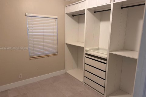 House in Fort Lauderdale, Florida 3 bedrooms, 98.66 sq.m. № 2056253 - photo 9