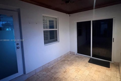 House in Fort Lauderdale, Florida 3 bedrooms, 98.66 sq.m. № 2056253 - photo 16