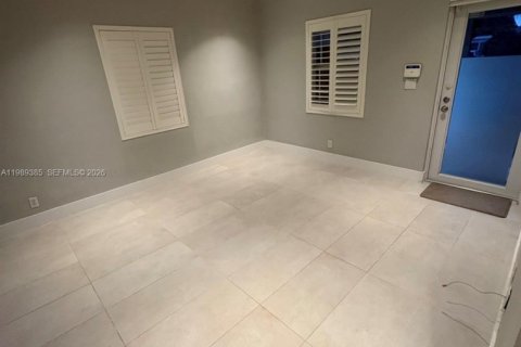 House in Fort Lauderdale, Florida 3 bedrooms, 98.66 sq.m. № 2056253 - photo 2