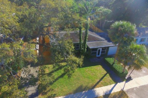 House in Fort Lauderdale, Florida 3 bedrooms, 98.66 sq.m. № 2056253 - photo 22