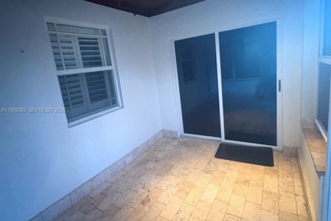 House in Fort Lauderdale, Florida 3 bedrooms, 98.66 sq.m. № 2056253 - photo 13