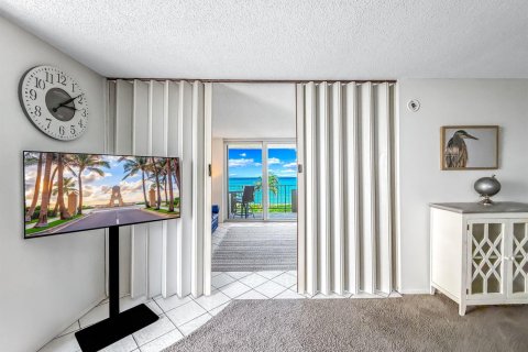 Condo in Pompano Beach, Florida, 2 bedrooms  № 2180567 - photo 15