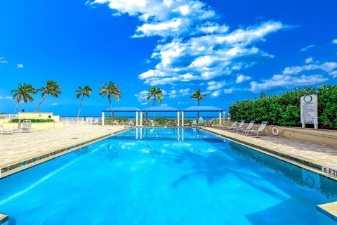 Condo in Pompano Beach, Florida, 2 bedrooms  № 2180567 - photo 24