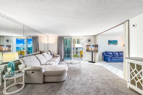 Condo in Pompano Beach, Florida, 2 bedrooms  № 2180567 - photo 12