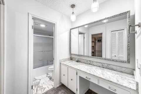 Condo in Pompano Beach, Florida, 2 bedrooms  № 2180567 - photo 20