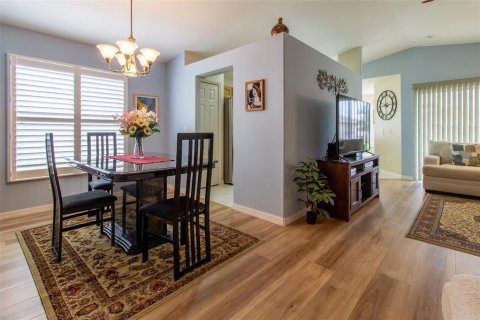 House in Ocala, Florida 2 bedrooms, 145.86 sq.m. № 2099171 - photo 9