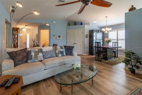 House in Ocala, Florida 2 bedrooms, 145.86 sq.m. № 2099171 - photo 8